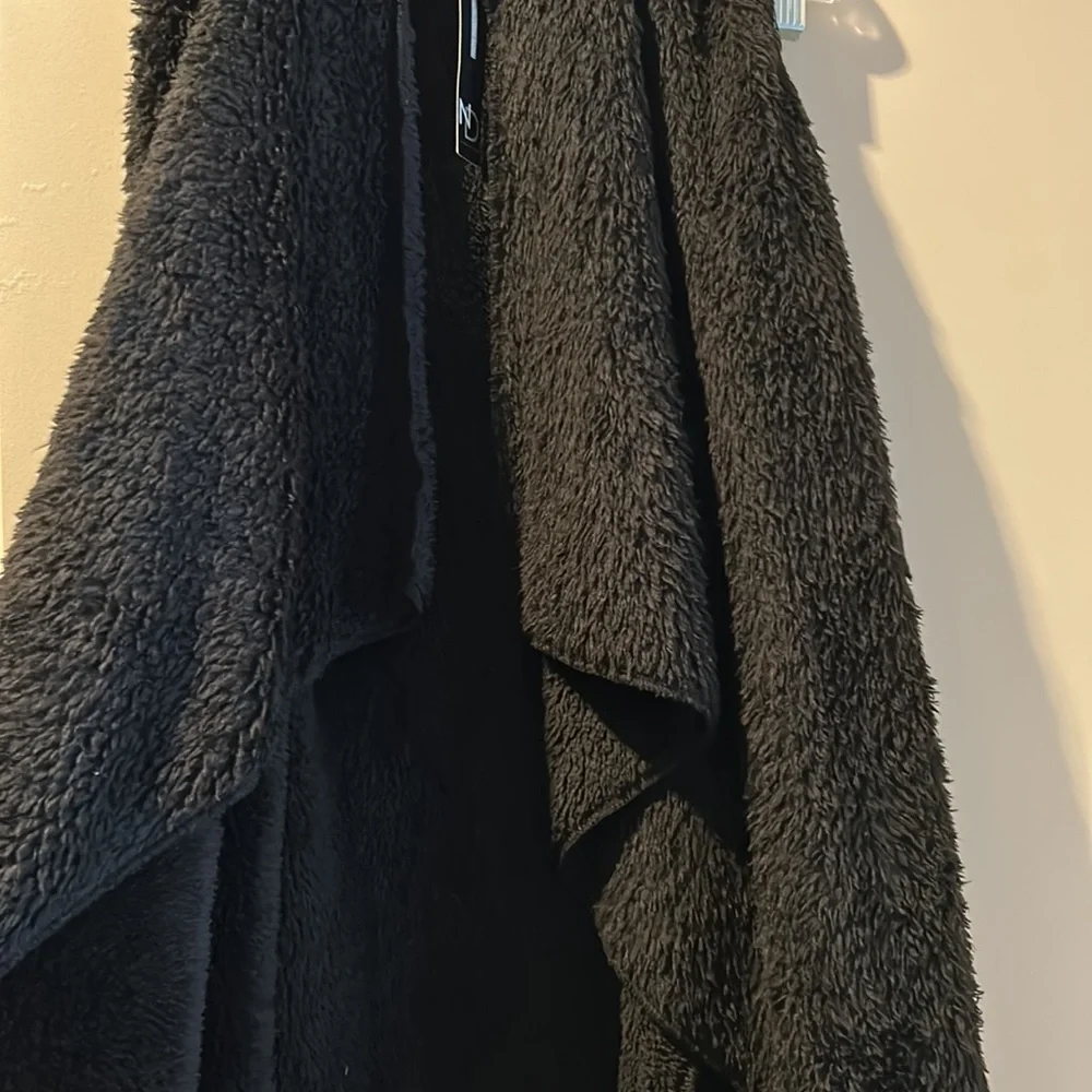 “Polyester Cardigan” - Picture 2 of 5